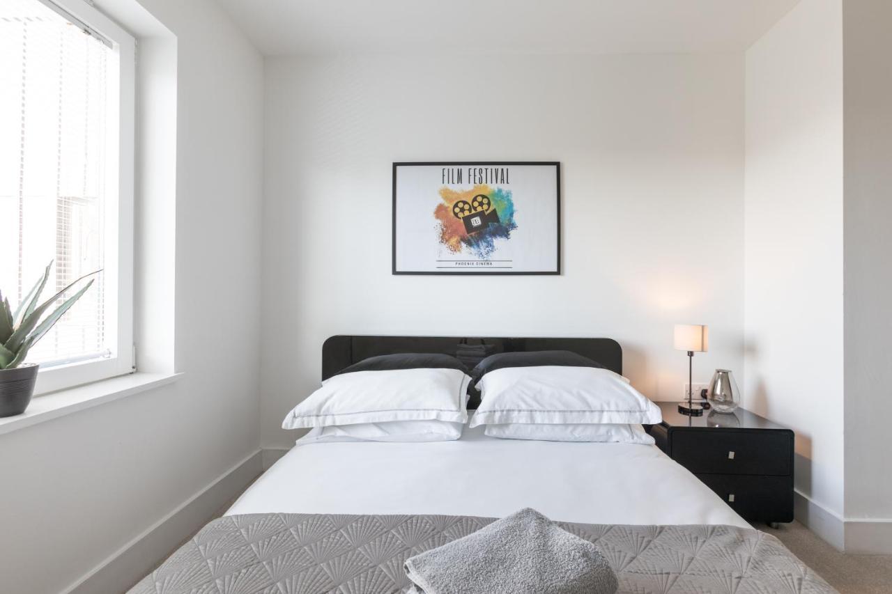 Luxury 2-Bed Flat Parking And Close To The Tube London Eksteriør bilde