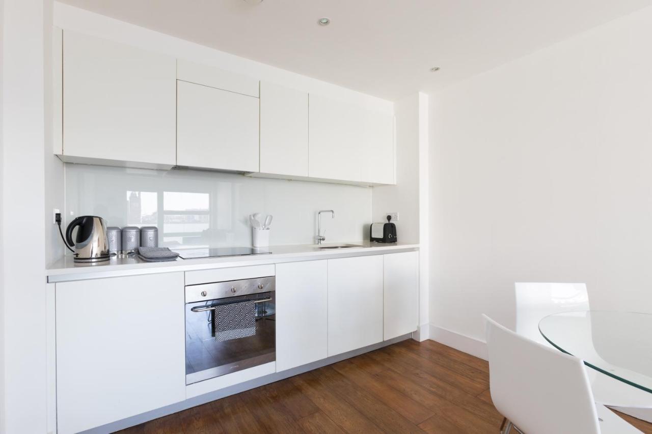 Luxury 2-Bed Flat Parking And Close To The Tube London Eksteriør bilde
