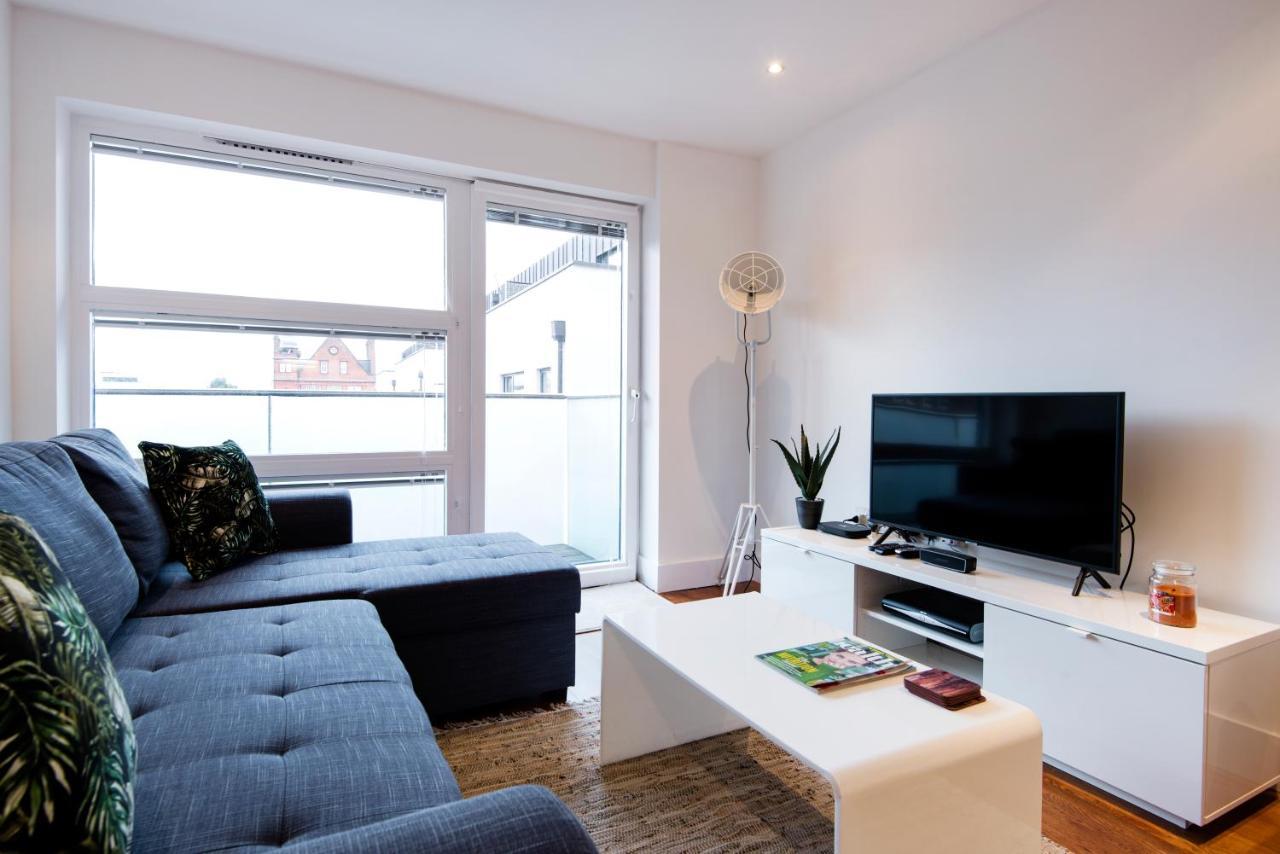 Luxury 2-Bed Flat Parking And Close To The Tube London Eksteriør bilde