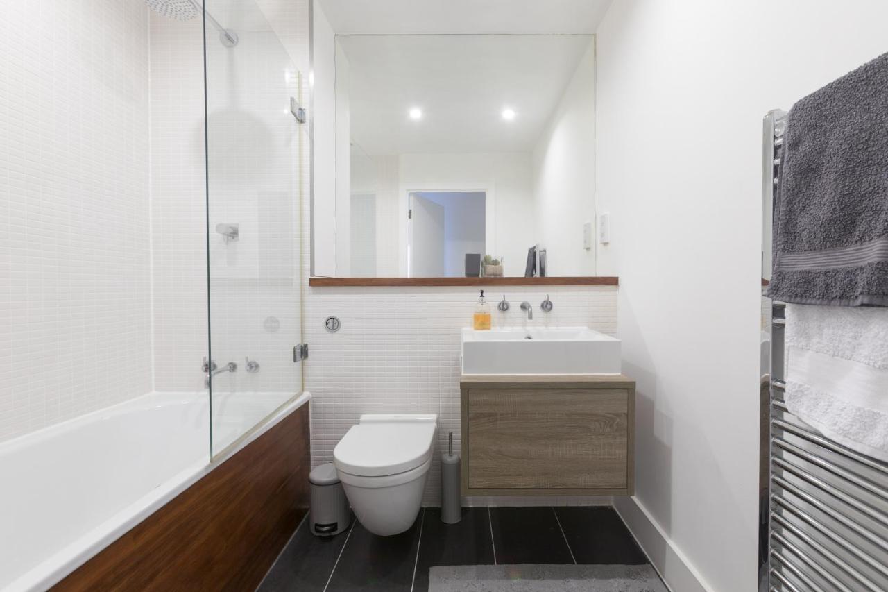 Luxury 2-Bed Flat Parking And Close To The Tube London Eksteriør bilde