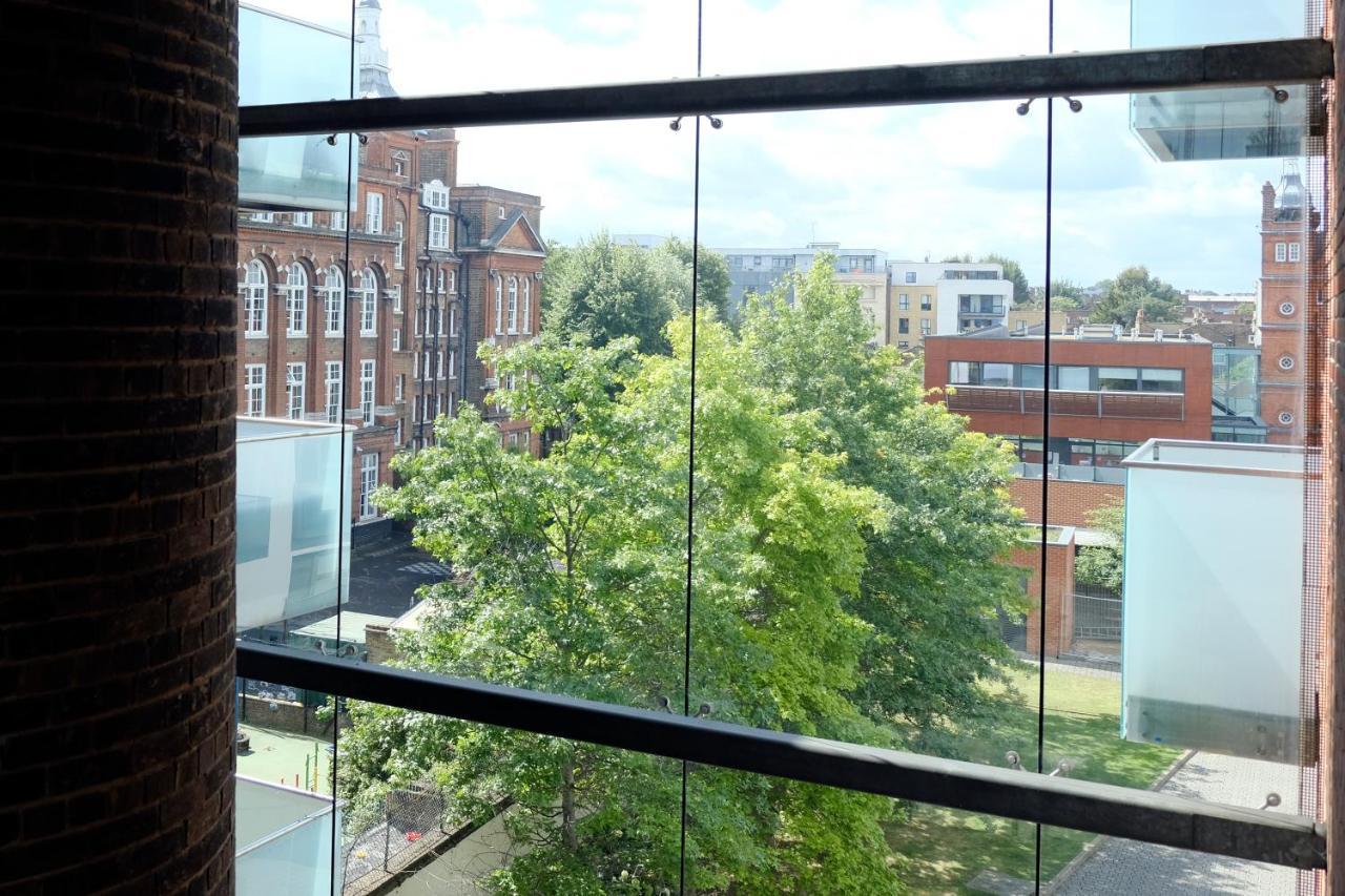 Luxury 2-Bed Flat Parking And Close To The Tube London Eksteriør bilde
