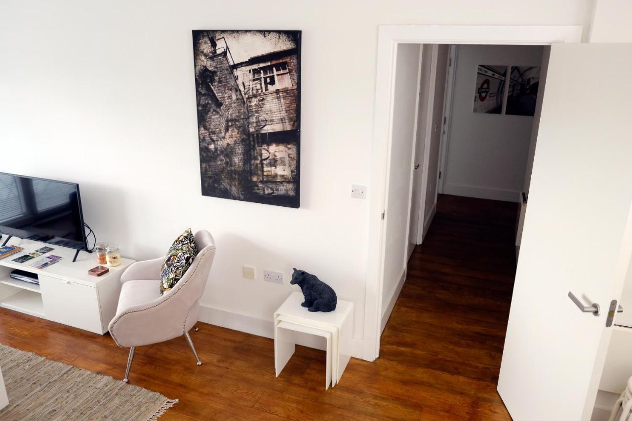 Luxury 2-Bed Flat Parking And Close To The Tube London Eksteriør bilde