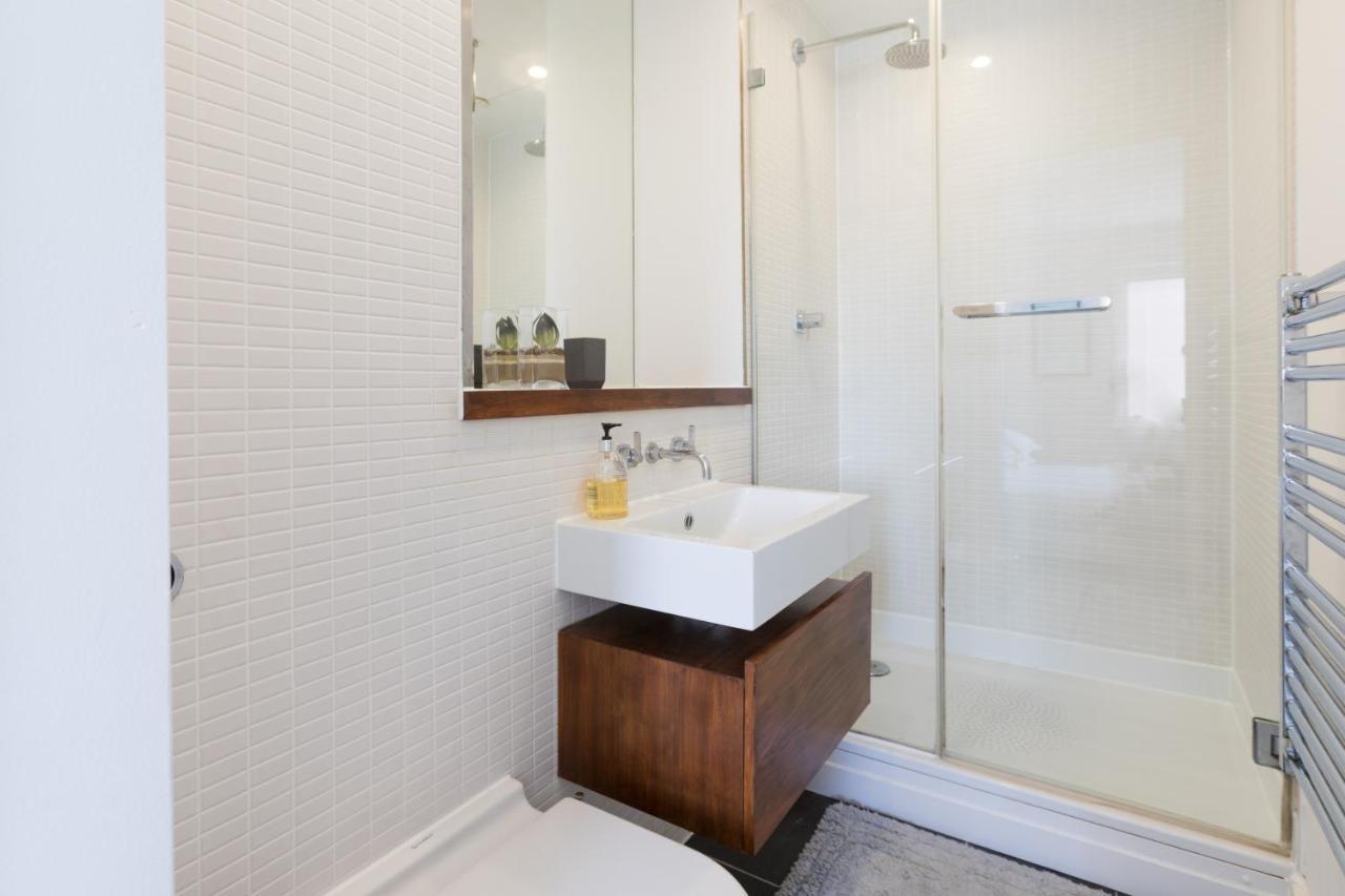 Luxury 2-Bed Flat Parking And Close To The Tube London Eksteriør bilde