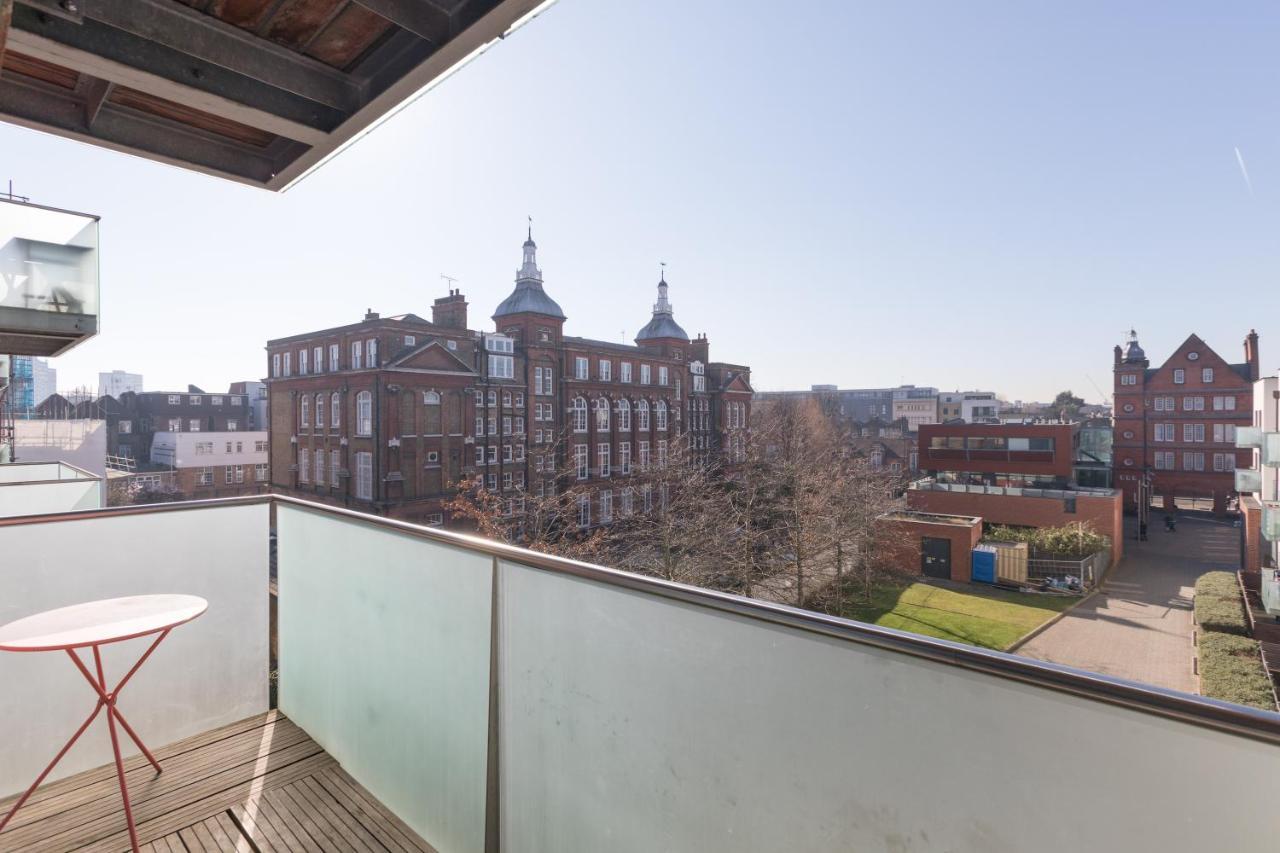 Luxury 2-Bed Flat Parking And Close To The Tube London Eksteriør bilde