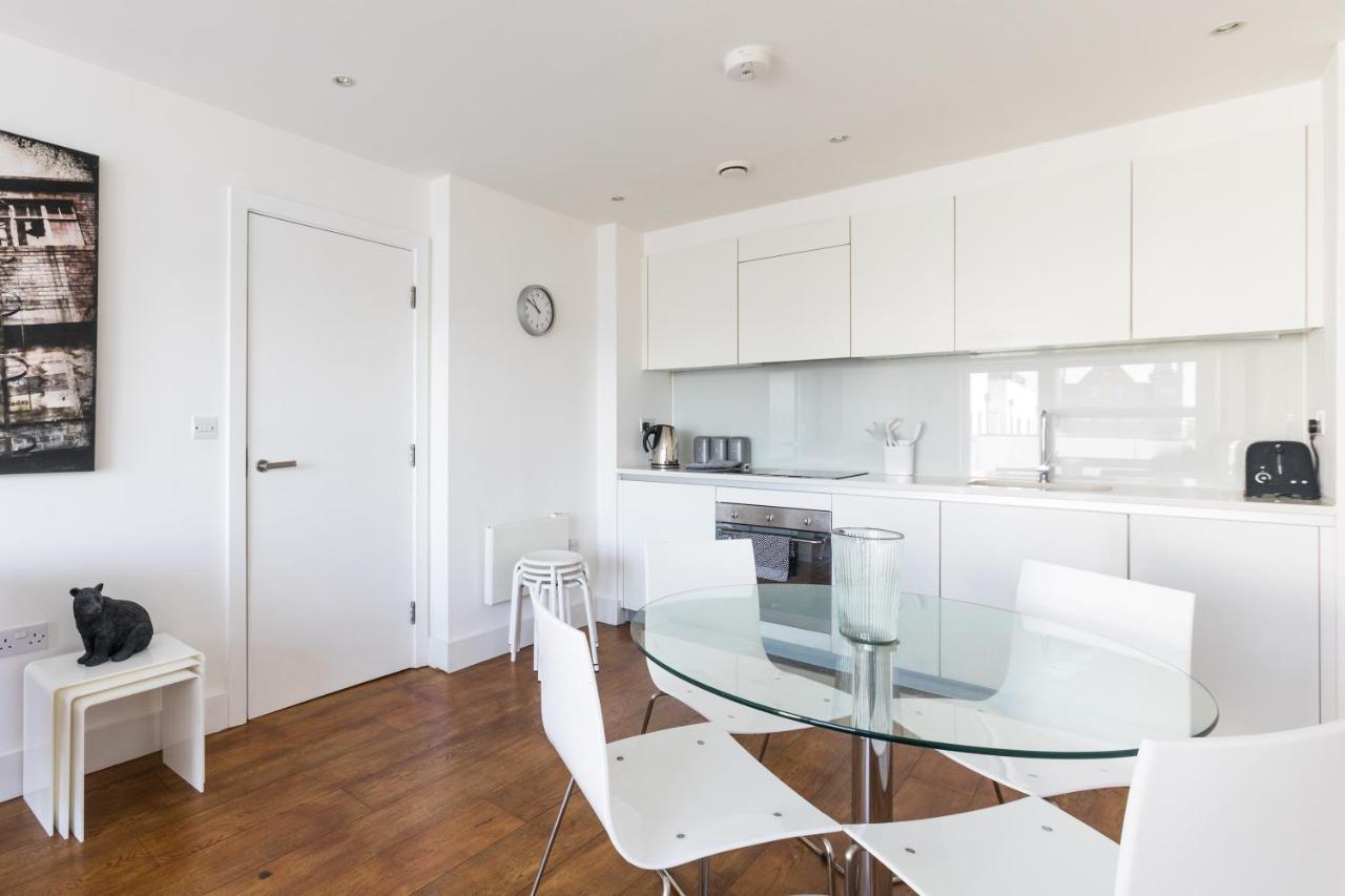 Luxury 2-Bed Flat Parking And Close To The Tube London Eksteriør bilde